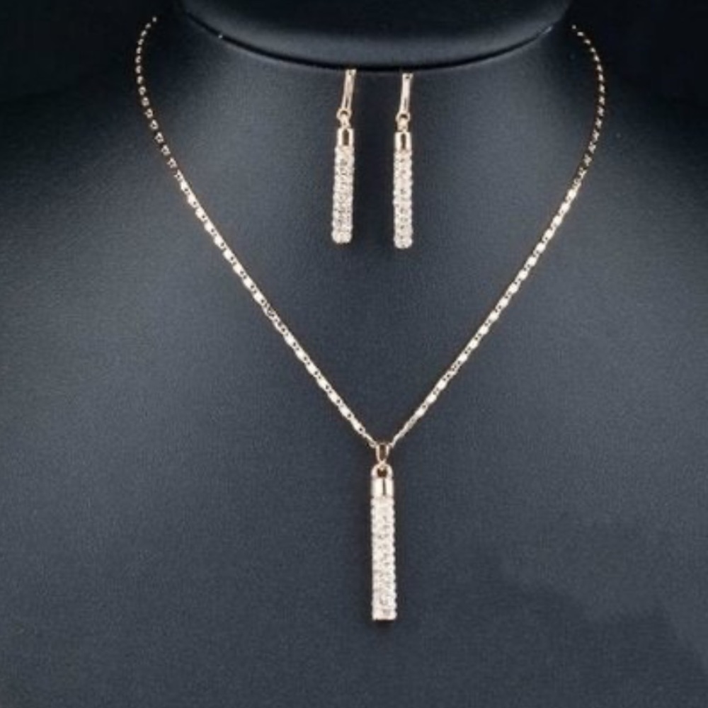 New Elegant and Romantic Earrings/ Necklace Set